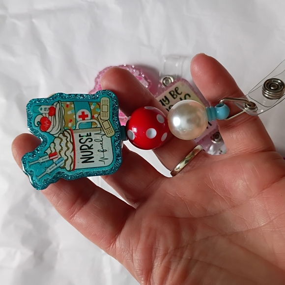 Nurse Badge Reels, 5 Piece Bundle, Retractable Pull - Picture 7 of 10